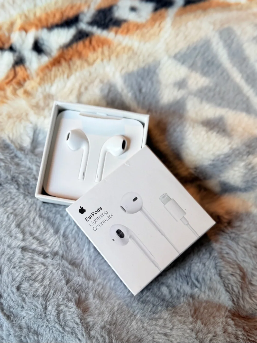 Apple genuine earpods